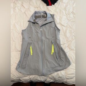 Womens lululemon light weight vest 6